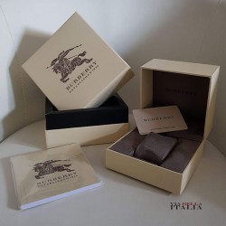 追跡付き配送【BURBERRY】 The Classic Round BU10111 32 mm