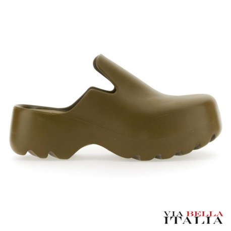 【BOTTEGA VENETA】RUBBER SLIP-ON SANDAL