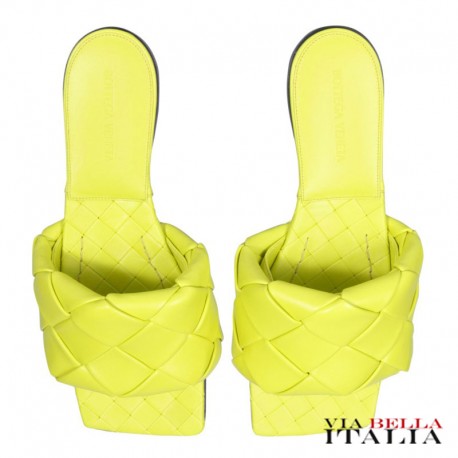 【BOTTEGA VENETA】THE LIDO FLAT LEATHER SANDAL WITH SQUARE TOE