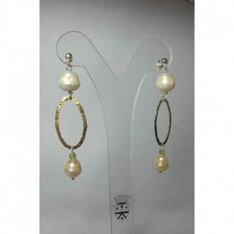 Silver earrings with pearls and peridot