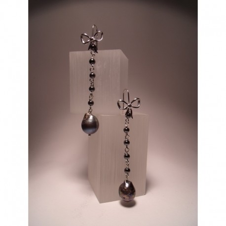 Silver earrings with pearls and hematite