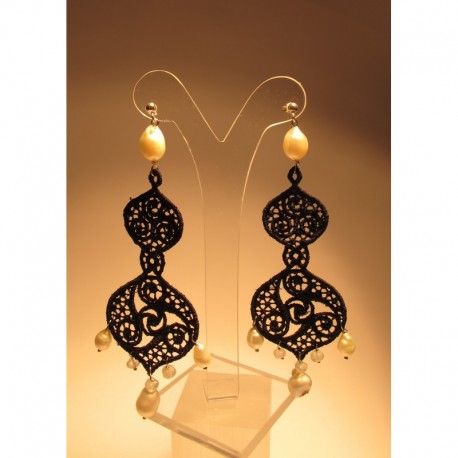 Chandelier silver earrings with pearls and moonstone on LineaErre embroidery