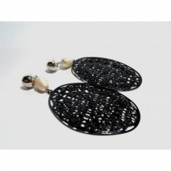 Earrings with freshwater pearls and black enamelled steel oval