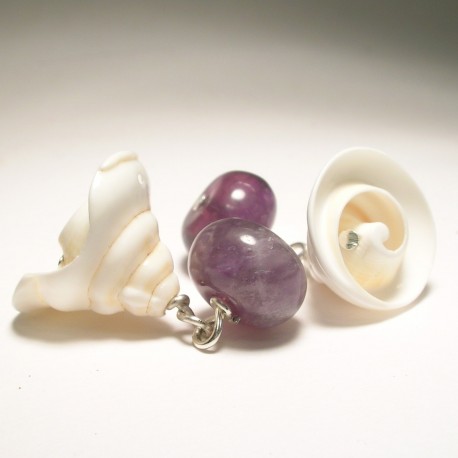Gemelli con conchiglia conica e ametista