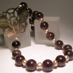 Collana con perle, ametista e madreperla