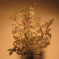 Cerchietto per capelli con ricamo dorato
