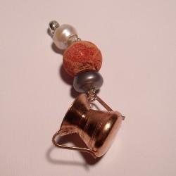 Pendant with copper basin, pearl and madrepora