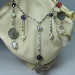 Aluminium necklace with pearls and semi-precious stones